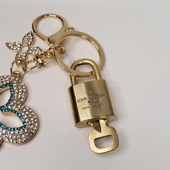 Authentic Louis Vuitton Lock & Key with Unbranded Flower Charm, Keychain 112625 - Picture 8 of 8